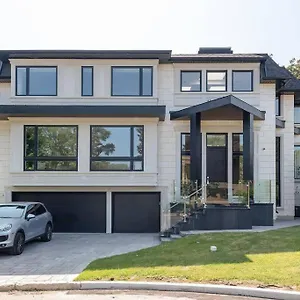 Luxury 6 Bedrooms With Spacious Indoor Villa
