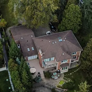 Luxury In Scarborough Villa