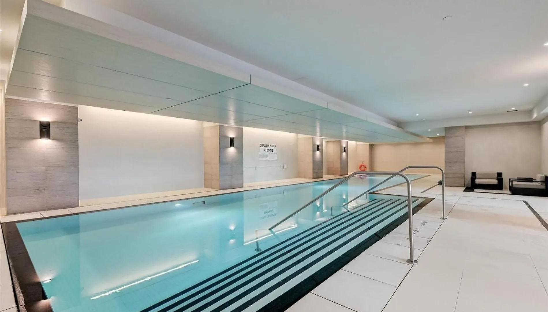 Yorkville Plaza Suites - Pool & Hot Tub Toronto