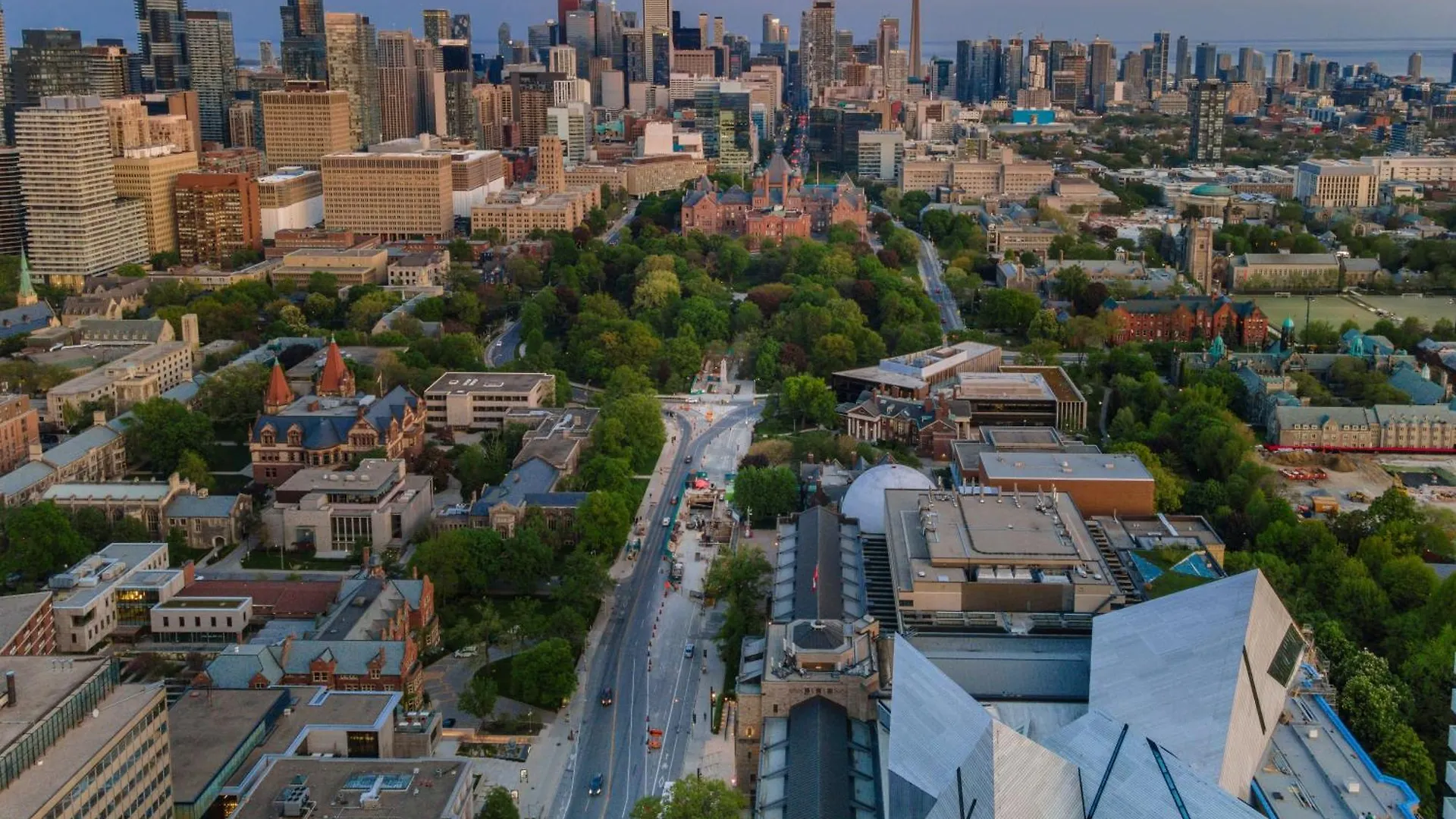 Yorkville Plaza Suites - Pool & Hot Tub Toronto Apartment