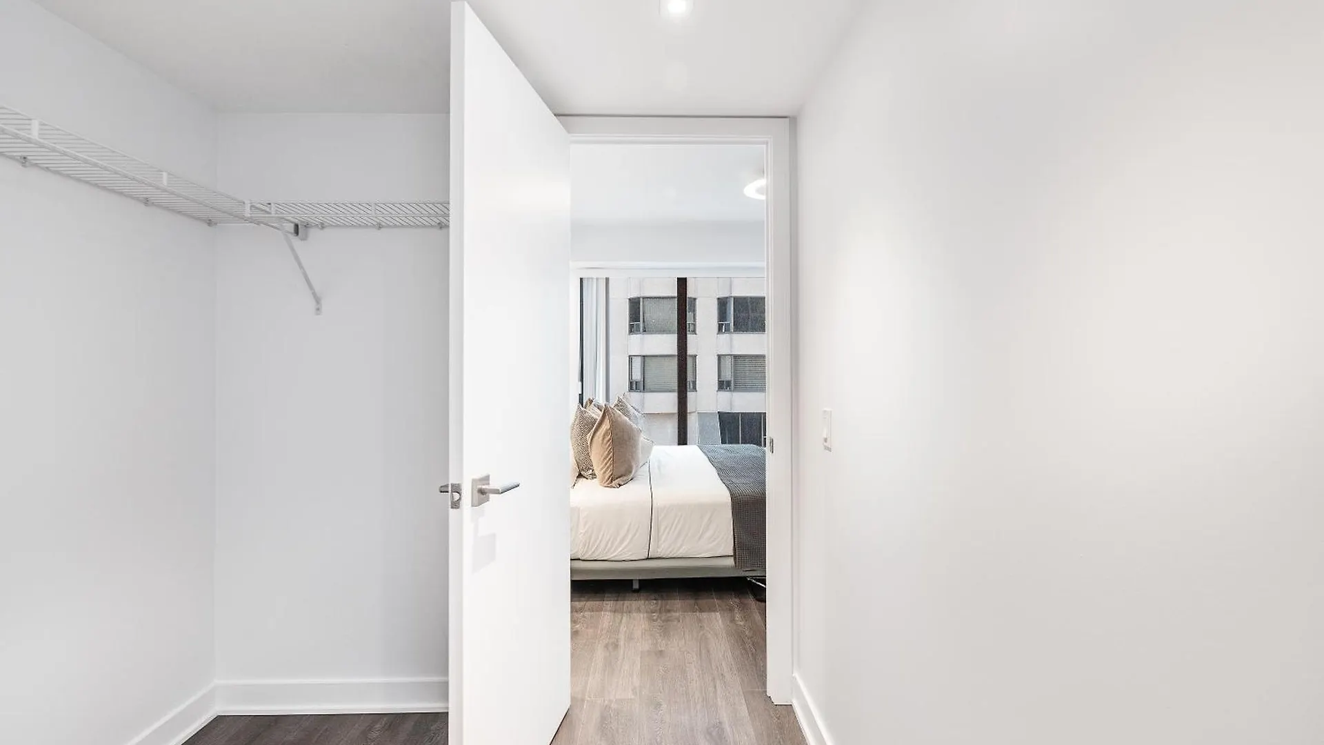 Yorkville Plaza Suites - Pool & Hot Tub Toronto